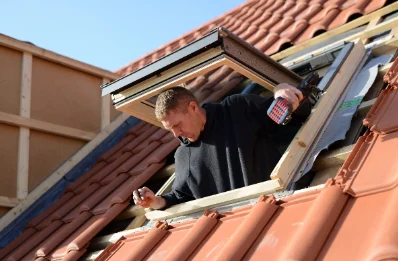 Pose de fenêtres de toit Velux à Quérigut